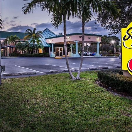 Super 8 By Wyndham North Palm Beach Luaran gambar