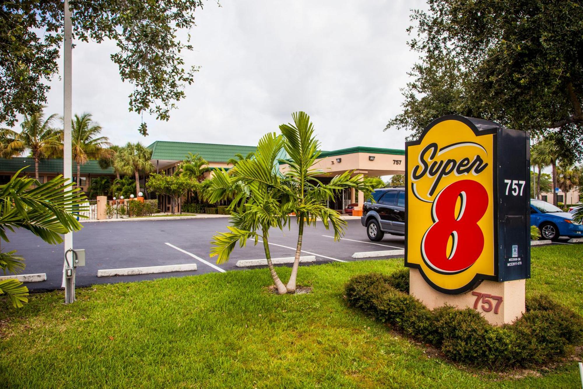 Super 8 By Wyndham North Palm Beach Luaran gambar